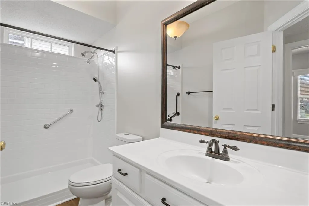 Virginia Beach, Virginia 23456, United States, 3 Bedrooms Bedrooms, ,2 BathroomsBathrooms,Residential,Pending,27425