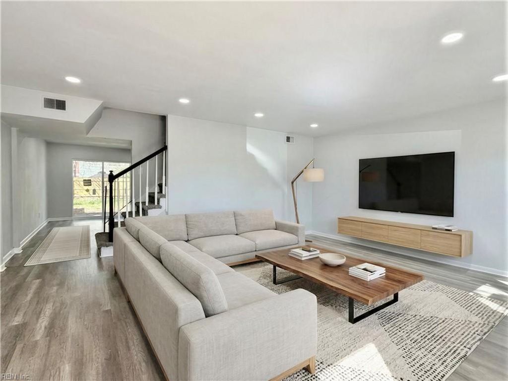 Photo of 1016 Castle Court, Chesapeake, VA 23323 (MLS # 10627280)