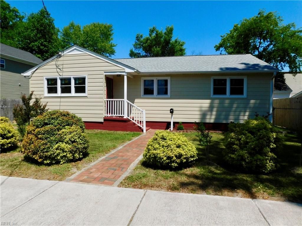 Photo of 810 W 34th Street, Norfolk, VA 23508 (MLS # 10633847)