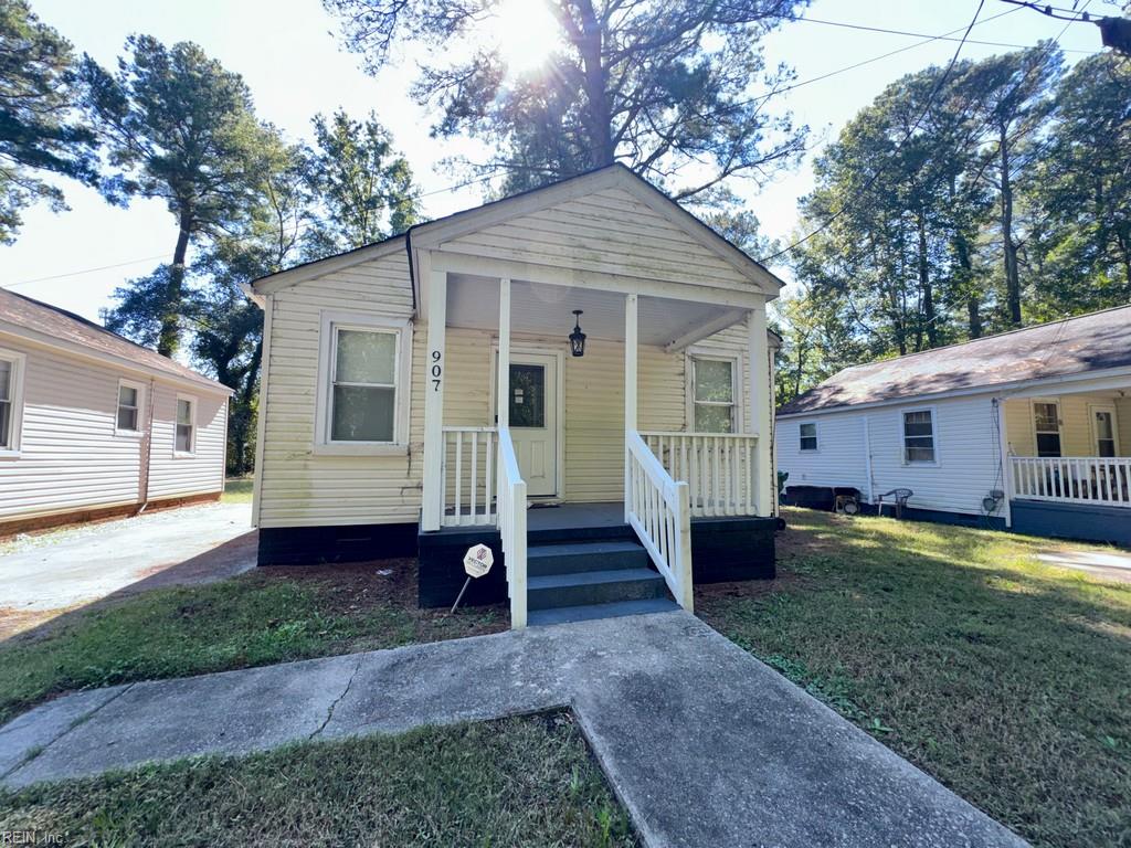 Photo of 907 McKinley Avenue, Suffolk, VA 23434 (MLS # 10657706)
