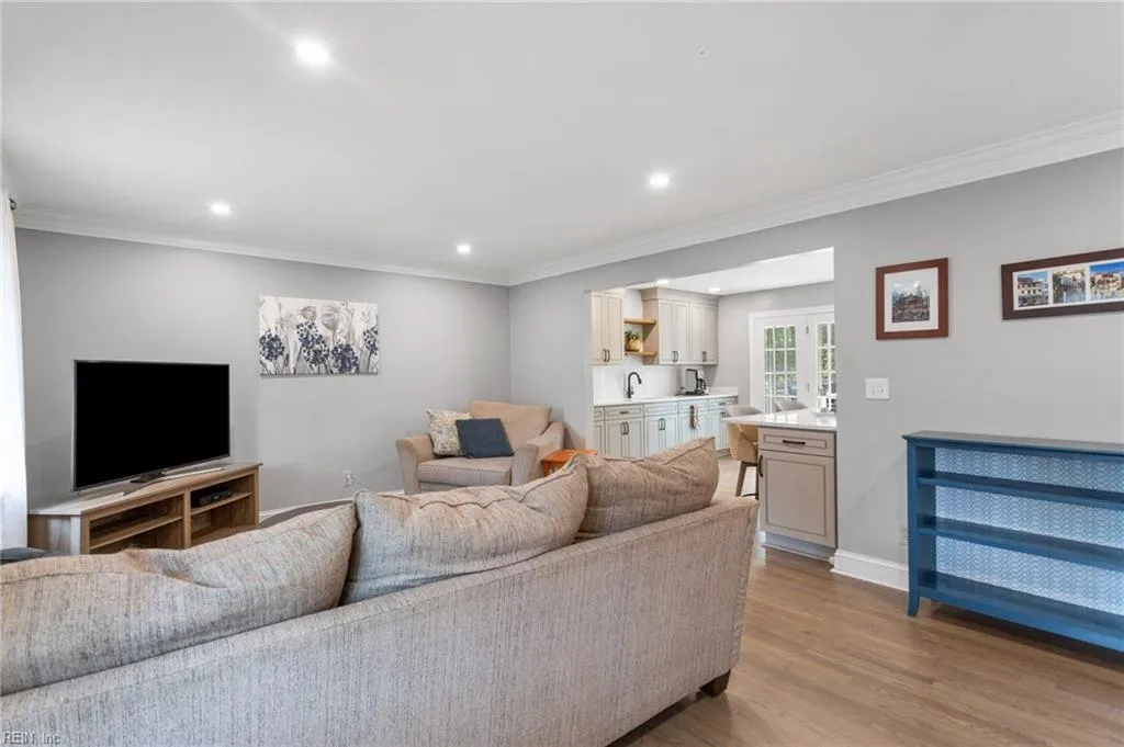 Virginia Beach, Virginia 23452, United States, 5 Bedrooms Bedrooms, ,3 BathroomsBathrooms,Residential,Active,111918