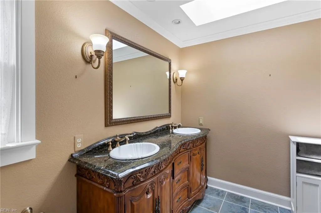 Virginia Beach, Virginia 23452, United States, 5 Bedrooms Bedrooms, ,3 BathroomsBathrooms,Residential,Active,111918