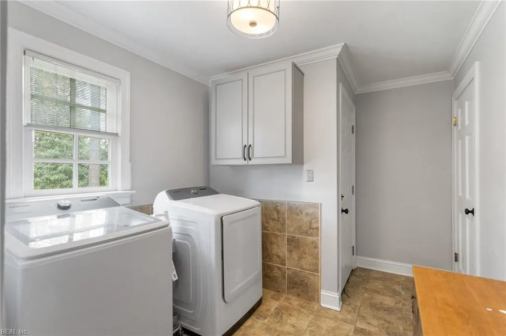 Virginia Beach, Virginia 23452, United States, 5 Bedrooms Bedrooms, ,3 BathroomsBathrooms,Residential,Active,111918