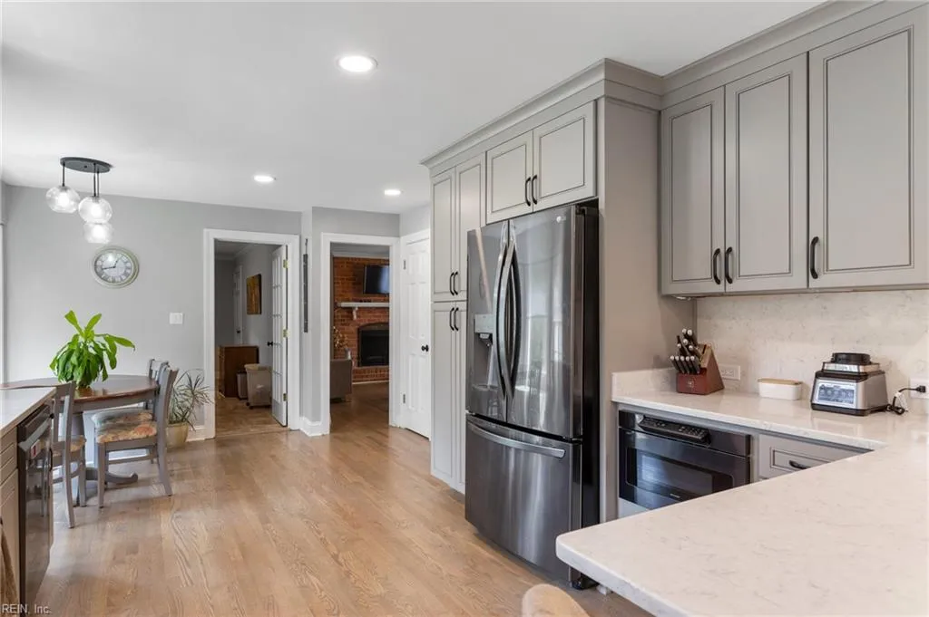 Virginia Beach, Virginia 23452, United States, 5 Bedrooms Bedrooms, ,3 BathroomsBathrooms,Residential,Active,111918