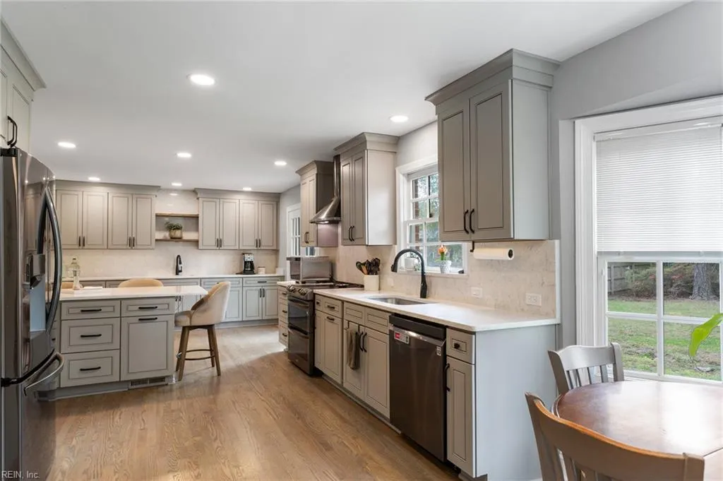 Virginia Beach, Virginia 23452, United States, 5 Bedrooms Bedrooms, ,3 BathroomsBathrooms,Residential,Active,111918