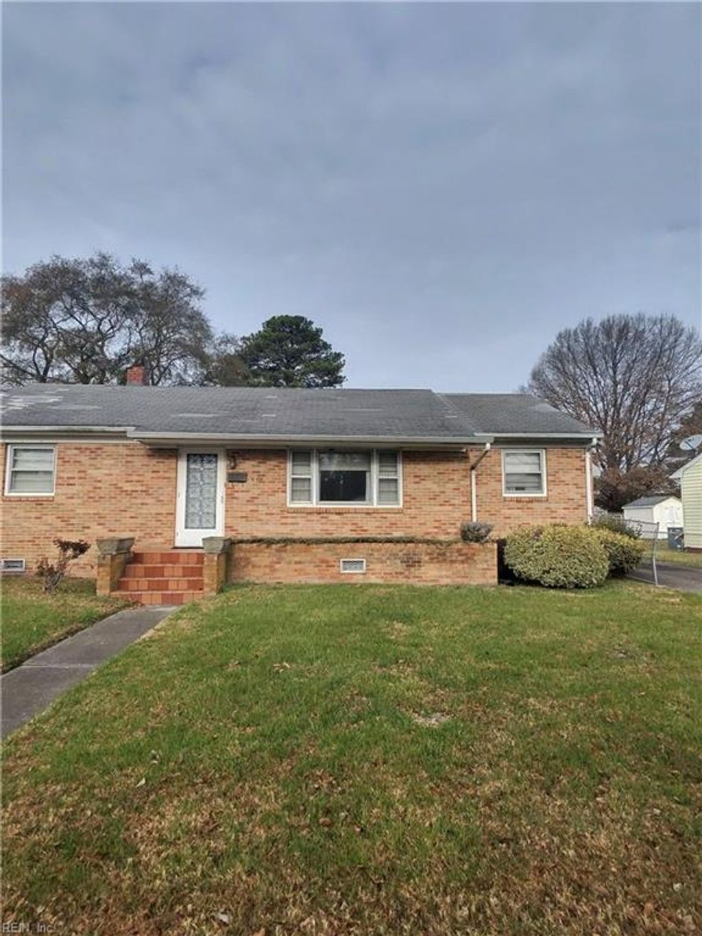 Photo of 504 Eisenhower Circle, Portsmouth, VA 23701 (MLS # 10614130)