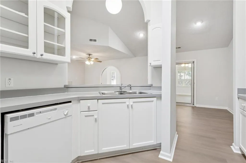 Newport News, Virginia 23608, United States, 3 Bedrooms Bedrooms, ,2 BathroomsBathrooms,Residential,Active,206180