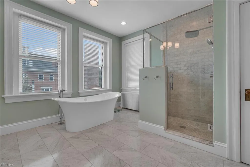 Norfolk, Virginia 23510, United States, 3 Bedrooms Bedrooms, ,4 BathroomsBathrooms,Residential,Active,183198