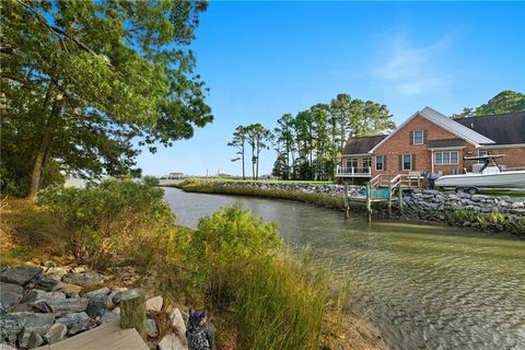 Photo of 718 Dandy Loop Road, Yorktown, VA 23692 (MLS # 10613904)