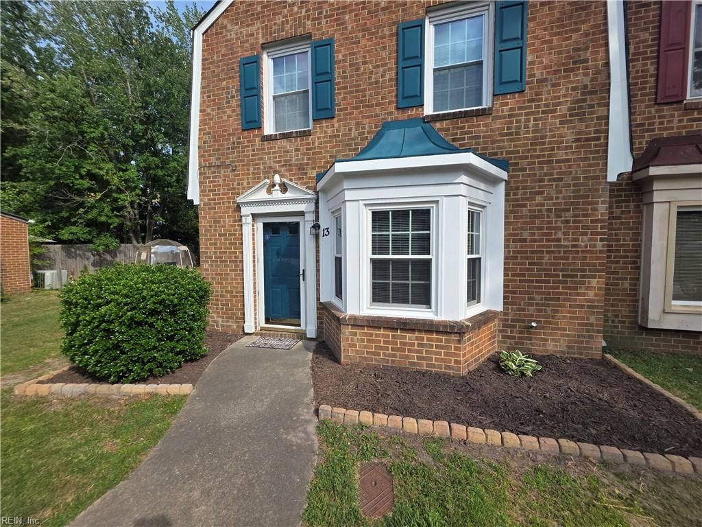Photo of 13 Colonial Way, Chesapeake, VA 23325 (MLS # 10639103)