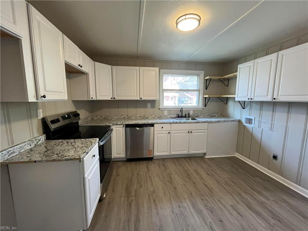 Photo of 2508 Middle Avenue, Norfolk, VA 23504 (MLS # 10613380)