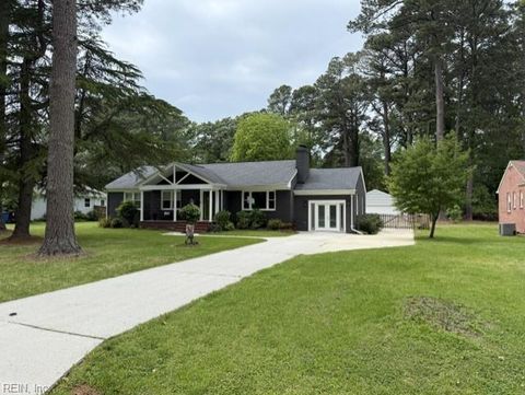 Photo of 119 Longwood Drive, Newport News, VA 23606 (MLS # 10632331)