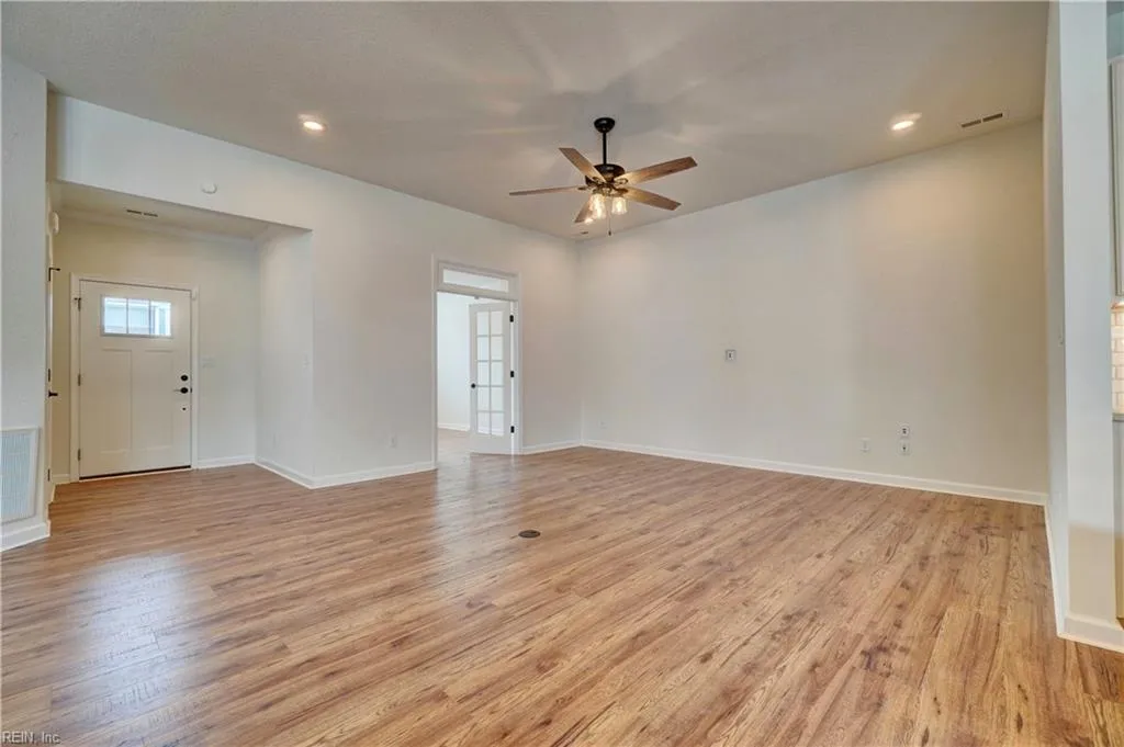 Suffolk, Virginia 23435, United States, 4 Bedrooms Bedrooms, ,3 BathroomsBathrooms,Residential,Active,239122