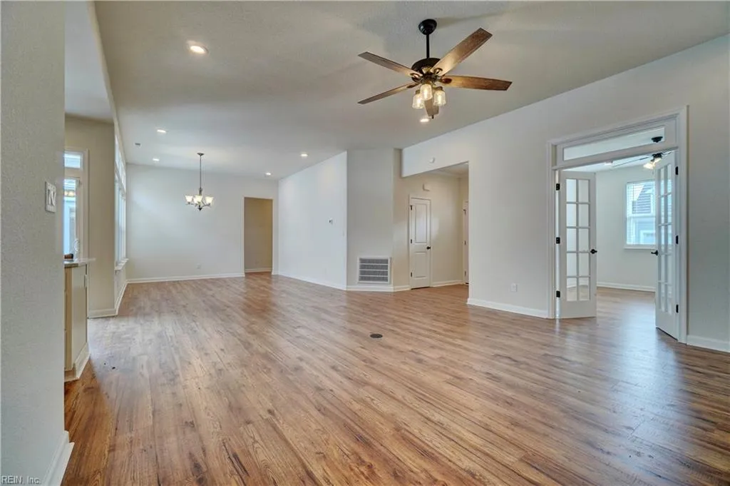 Suffolk, Virginia 23435, United States, 4 Bedrooms Bedrooms, ,3 BathroomsBathrooms,Residential,Active,239122