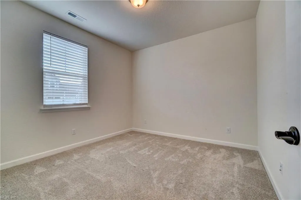 Suffolk, Virginia 23435, United States, 4 Bedrooms Bedrooms, ,3 BathroomsBathrooms,Residential,Active,239122