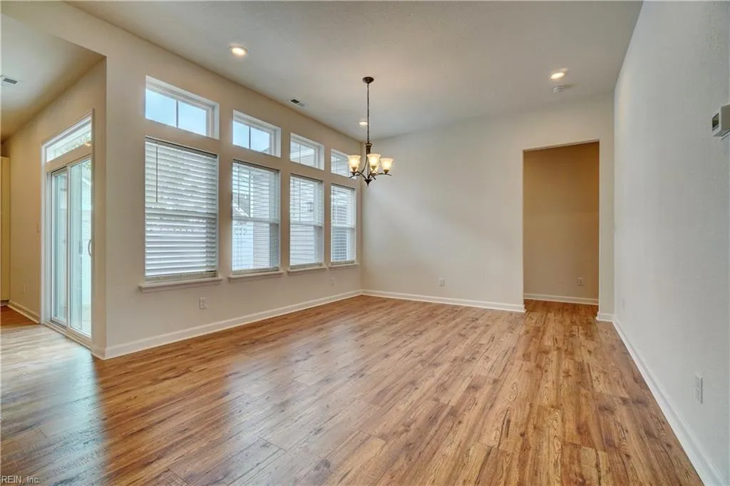 Suffolk, Virginia 23435, United States, 4 Bedrooms Bedrooms, ,3 BathroomsBathrooms,Residential,Active,239122