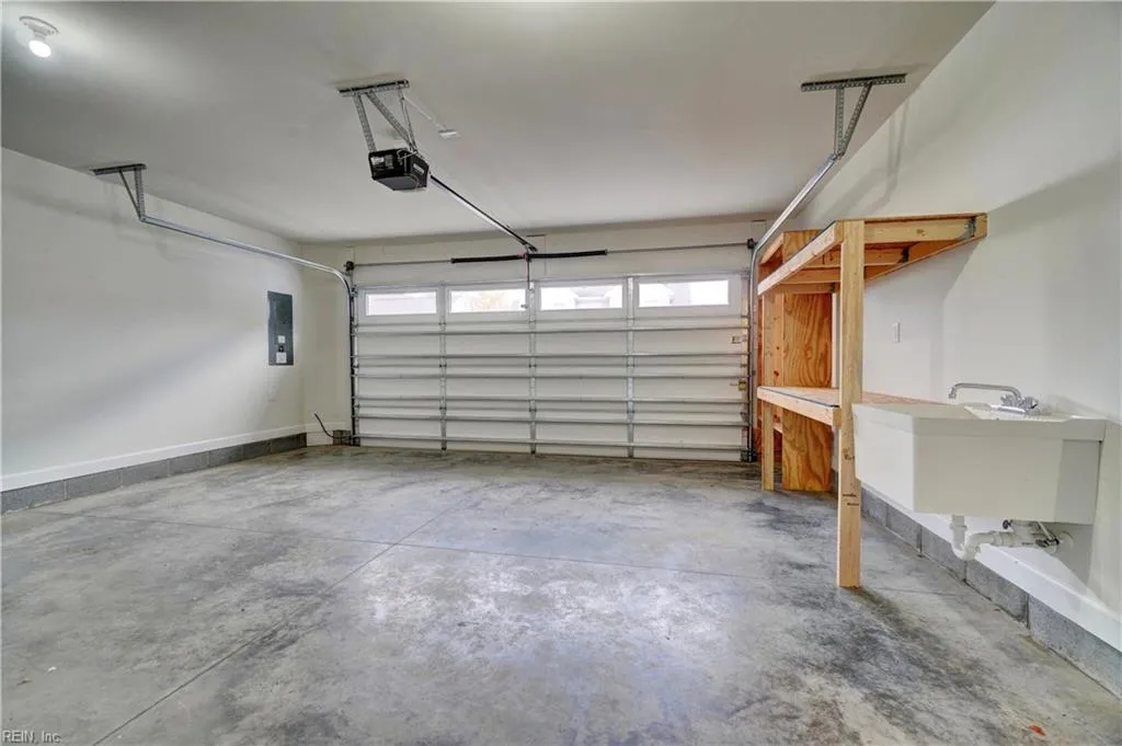 Suffolk, Virginia 23435, United States, 4 Bedrooms Bedrooms, ,3 BathroomsBathrooms,Residential,Active,239122