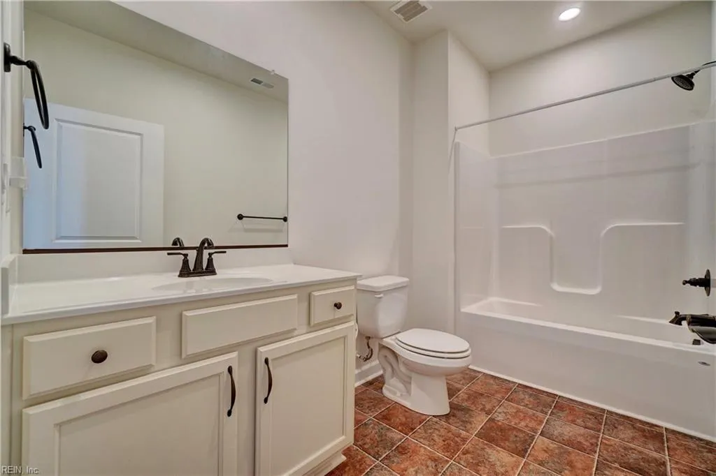 Suffolk, Virginia 23435, United States, 4 Bedrooms Bedrooms, ,3 BathroomsBathrooms,Residential,Active,239122