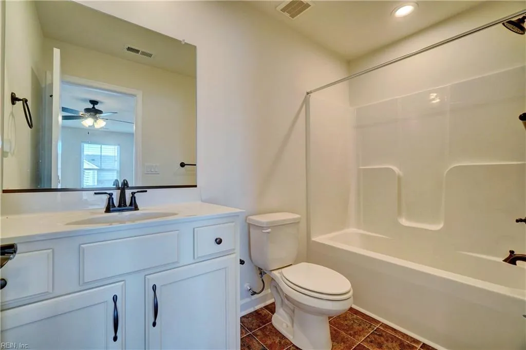 Suffolk, Virginia 23435, United States, 4 Bedrooms Bedrooms, ,3 BathroomsBathrooms,Residential,Active,239122