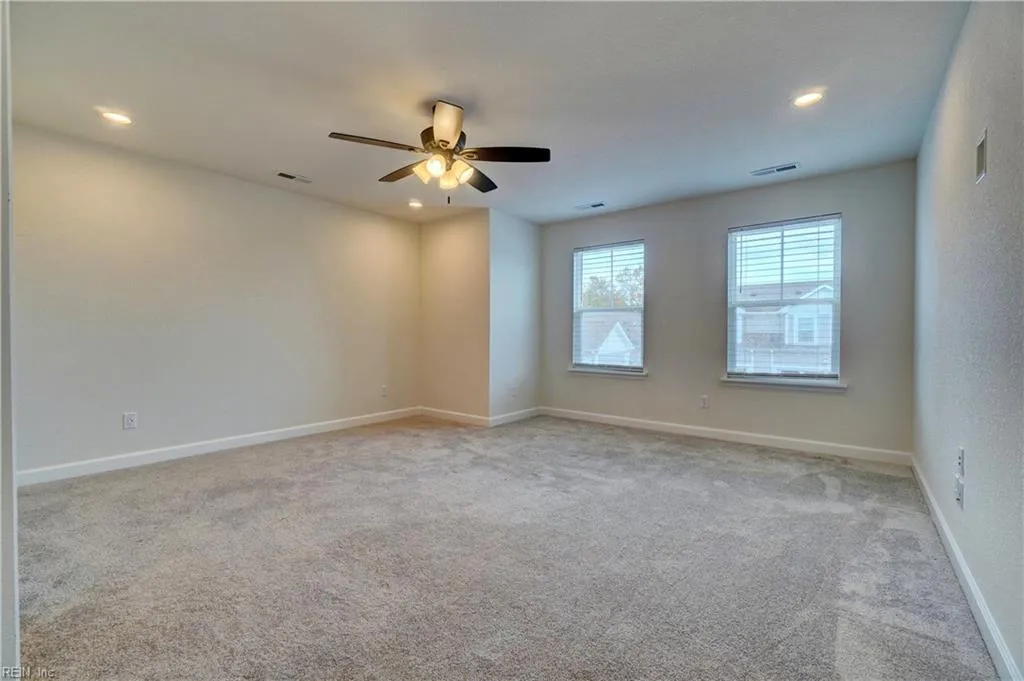 Suffolk, Virginia 23435, United States, 4 Bedrooms Bedrooms, ,3 BathroomsBathrooms,Residential,Active,239122