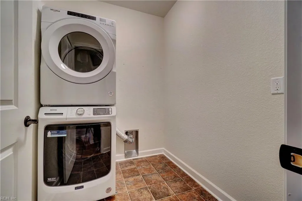 Suffolk, Virginia 23435, United States, 4 Bedrooms Bedrooms, ,3 BathroomsBathrooms,Residential,Active,239122