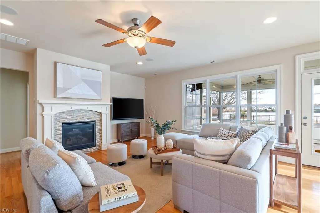 Suffolk, Virginia 23435, United States, 4 Bedrooms Bedrooms, ,4 BathroomsBathrooms,Residential,Pending,25692