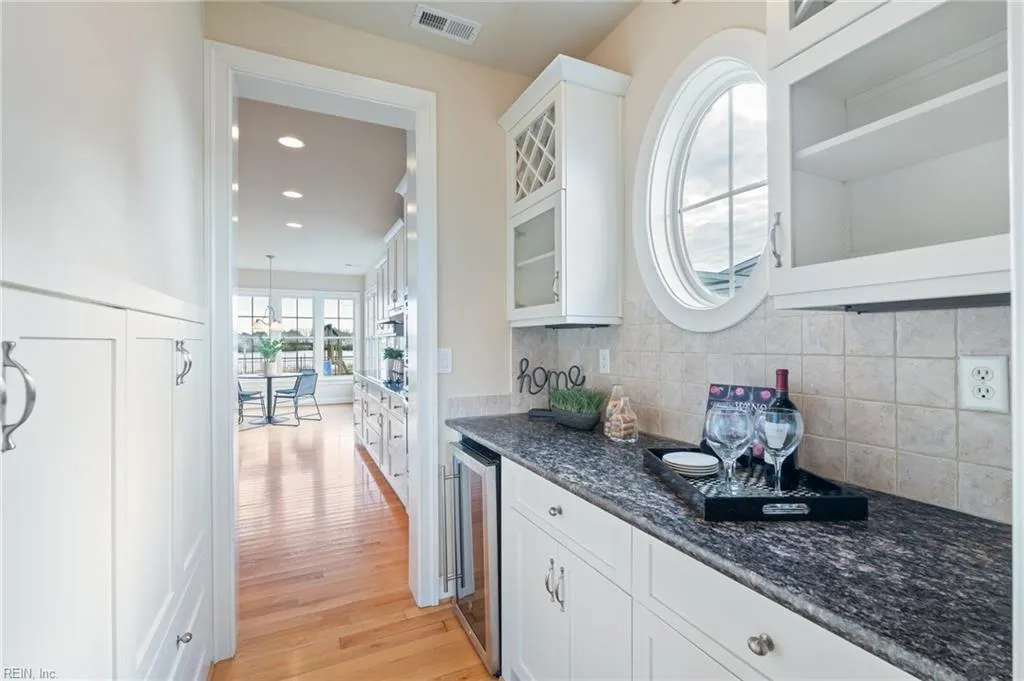 Suffolk, Virginia 23435, United States, 4 Bedrooms Bedrooms, ,4 BathroomsBathrooms,Residential,Pending,25692