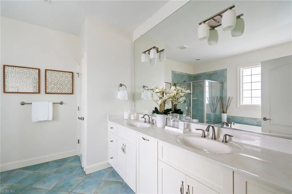 Suffolk, Virginia 23435, United States, 4 Bedrooms Bedrooms, ,4 BathroomsBathrooms,Residential,Pending,25692