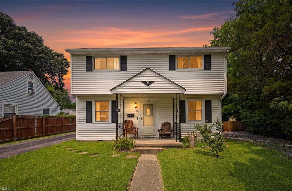 Photo of 19 E Lamington Road, Hampton, VA 23669 (MLS # 10644016)