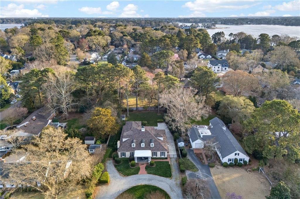 Photo of 1109 Ditchley Road, Virginia Beach, VA 23451 (MLS # 10625104)