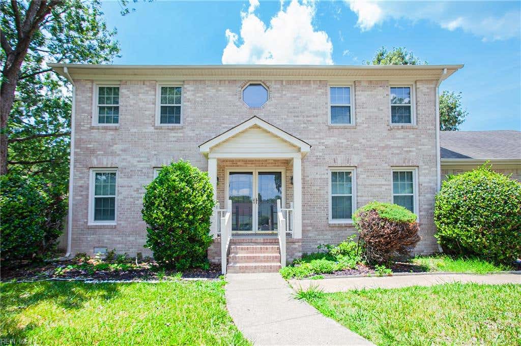 Photo of 1513 Narbonne Court, Virginia Beach, VA 23456 (MLS # 10641972)