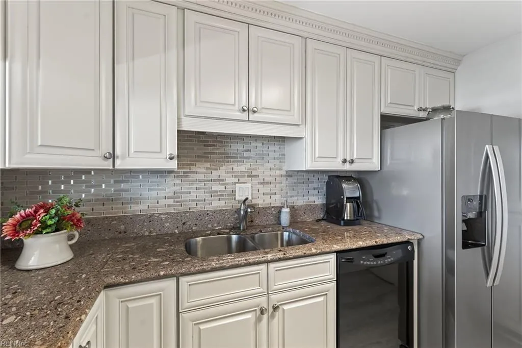 Virginia Beach, Virginia 23451, United States, 2 Bedrooms Bedrooms, ,2 BathroomsBathrooms,Residential,Active,233650