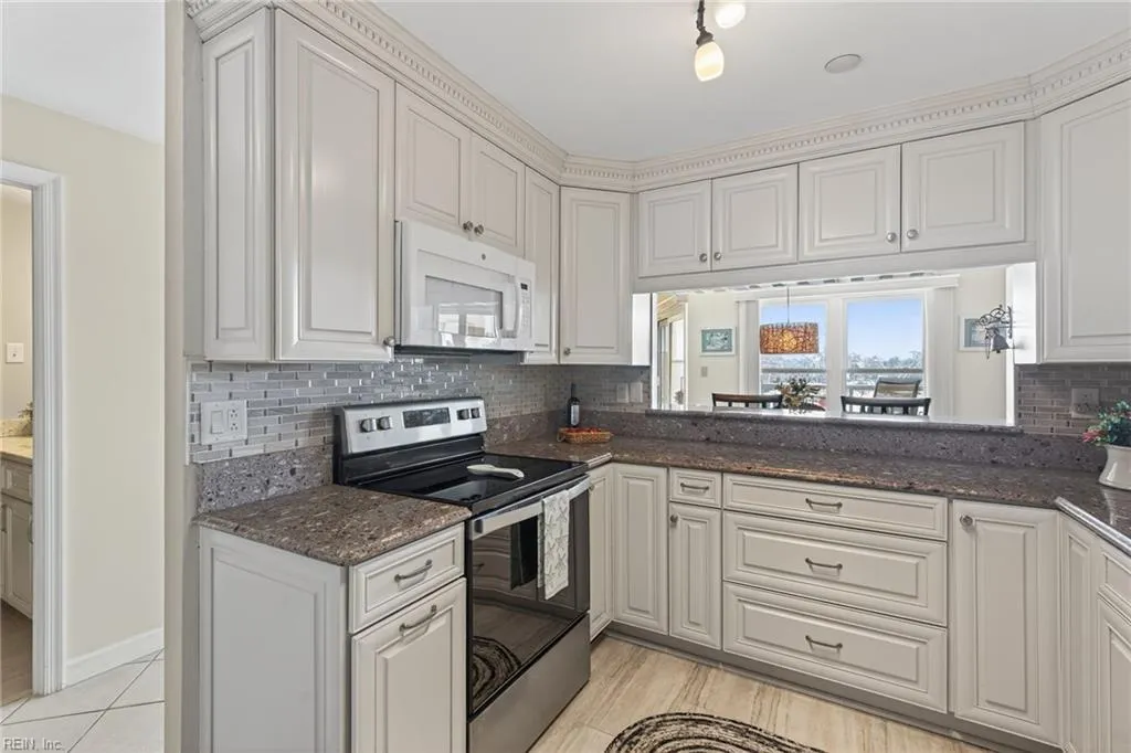 Virginia Beach, Virginia 23451, United States, 2 Bedrooms Bedrooms, ,2 BathroomsBathrooms,Residential,Active,233650