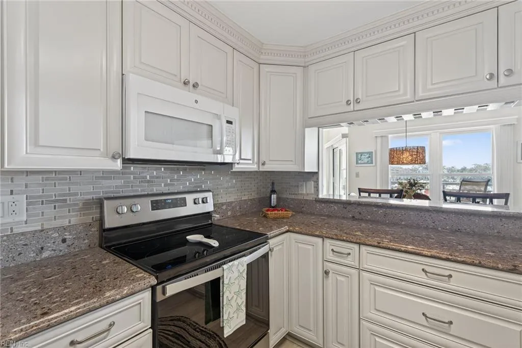 Virginia Beach, Virginia 23451, United States, 2 Bedrooms Bedrooms, ,2 BathroomsBathrooms,Residential,Active,233650