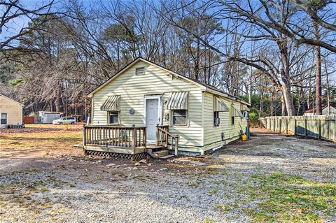 Photo of 345 Tabbs Lane, Newport News, VA 23602 (MLS # 10616352)