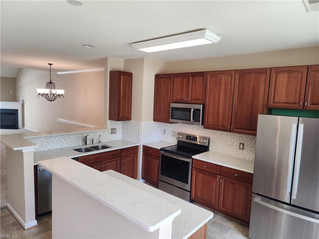 913 Beaumeade CT