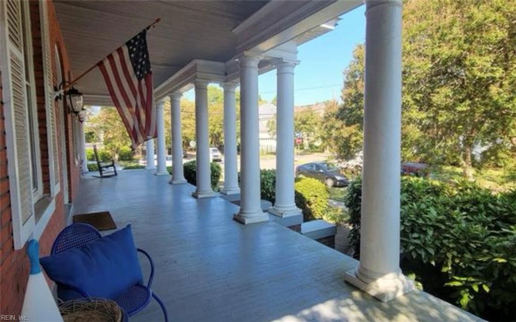 Photo of 1055 Cambridge Crescent #4, Norfolk, VA 23508 (MLS # 10622863)