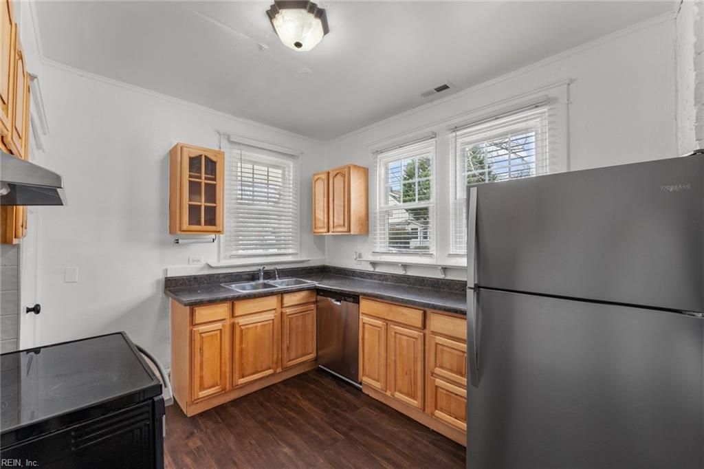 Photo of 1801 Lasalle Avenue, Norfolk, VA 23509 (MLS # 10623803)