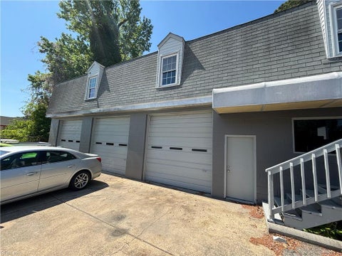 Photo of 11021 Jefferson Avenue, Newport News, VA 23601 (MLS # 10652513)