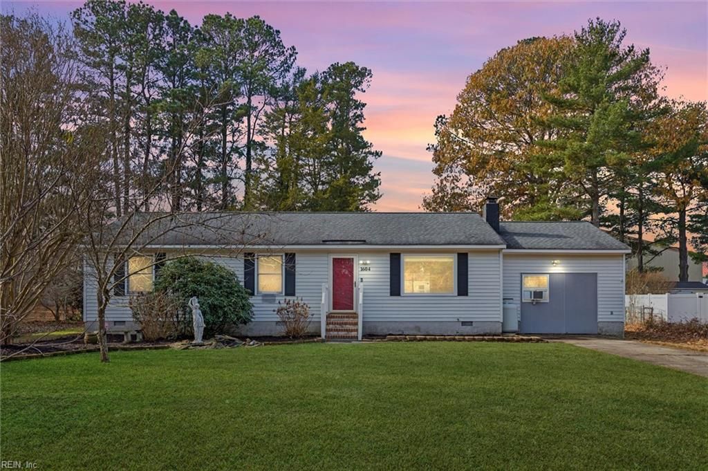Photo of 1604 Colonial Avenue, Smithfield, VA 23430 (MLS # 10613515)