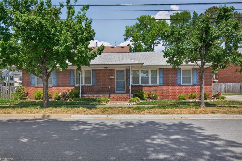 Photo of 2800 Corprew Avenue, Norfolk, VA 23504 (MLS # 10631651)