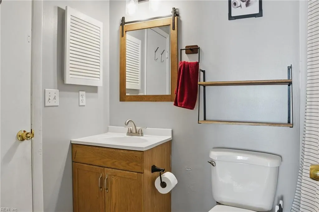 Virginia Beach, Virginia 23453, United States, 3 Bedrooms Bedrooms, ,2 BathroomsBathrooms,Residential,Pending,136221