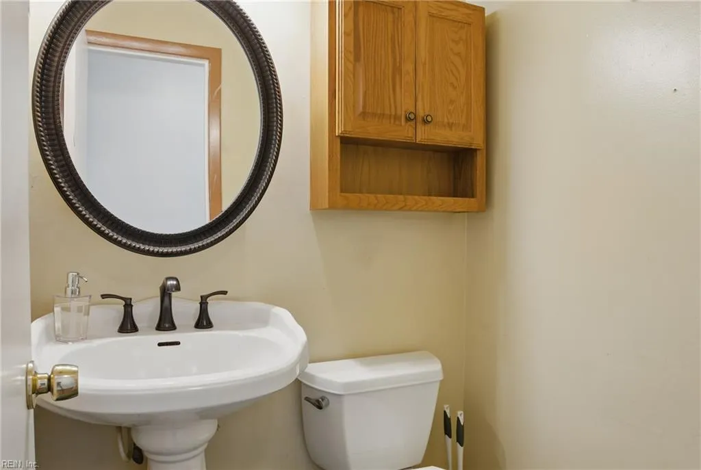 Virginia Beach, Virginia 23453, United States, 3 Bedrooms Bedrooms, ,2 BathroomsBathrooms,Residential,Pending,136221