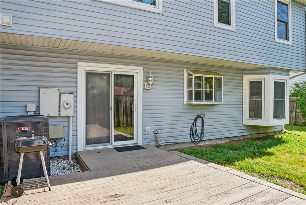 Virginia Beach, Virginia 23453, United States, 3 Bedrooms Bedrooms, ,2 BathroomsBathrooms,Residential,Pending,136221