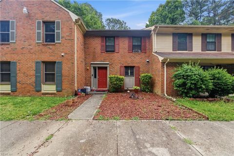 Photo of 340 Witness Lane #B, Newport News, VA 23608 (MLS # 10636550)