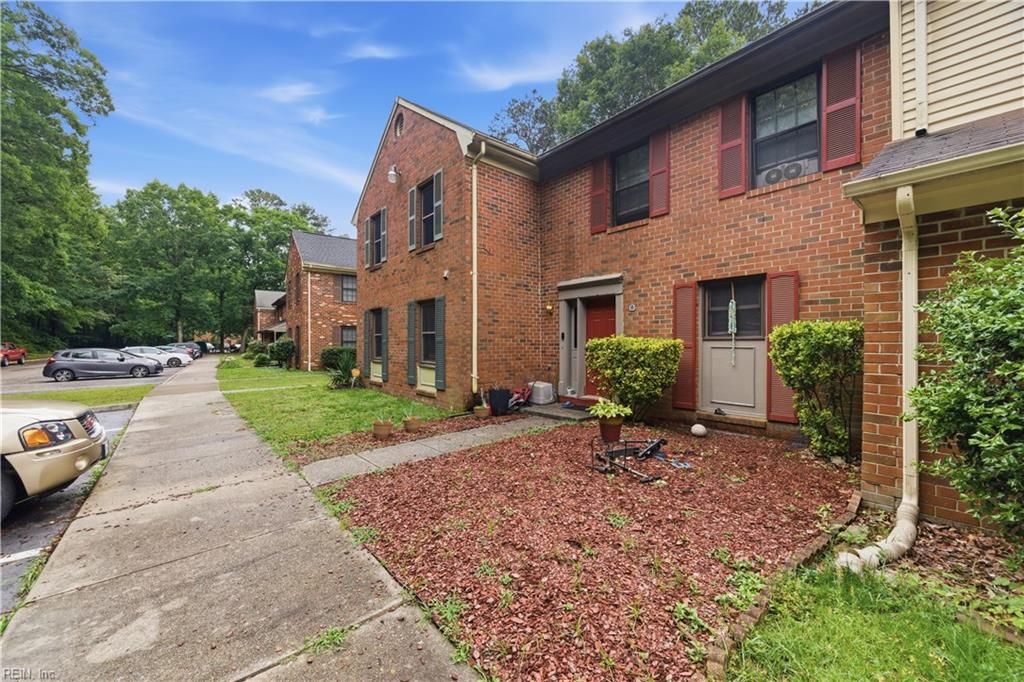 Photo of 340 Witness Lane #B, Newport News, VA 23608 (MLS # 10636550)