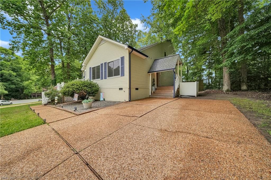 Photo of 106 Copperfield, Williamsburg, VA 23185 (MLS # 10634701)