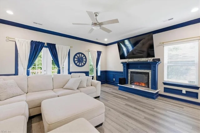 623 Greenlawn Avenue, photo 5 of 38