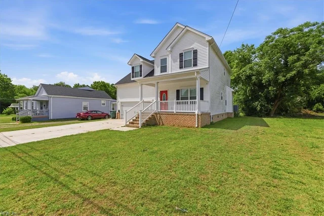 623 Greenlawn Avenue, photo 2 of 38