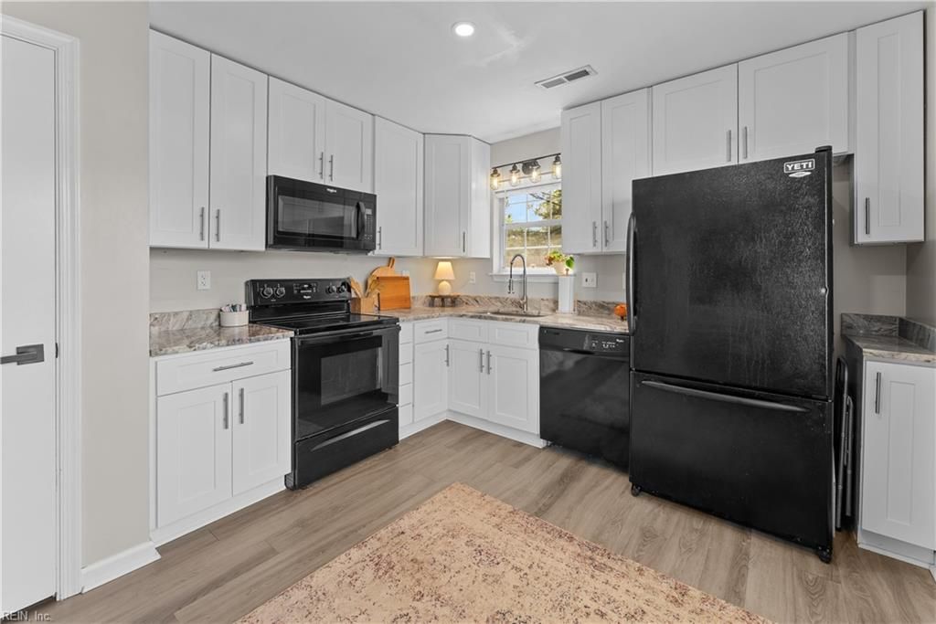 Photo of 61 Centre Port Circle, Portsmouth, VA 23703 (MLS # 10634887)